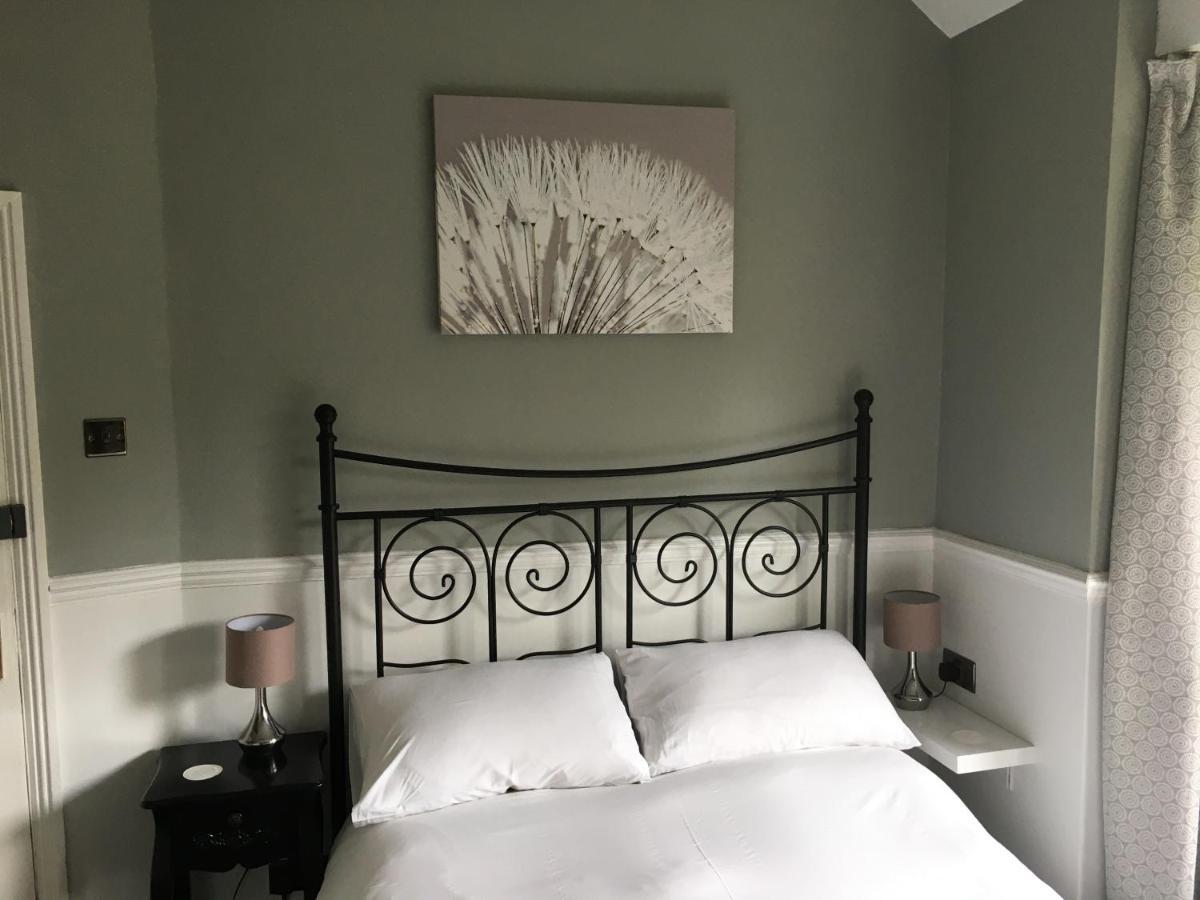 Twin Oaks Guest House Cadnam Exteriör bild