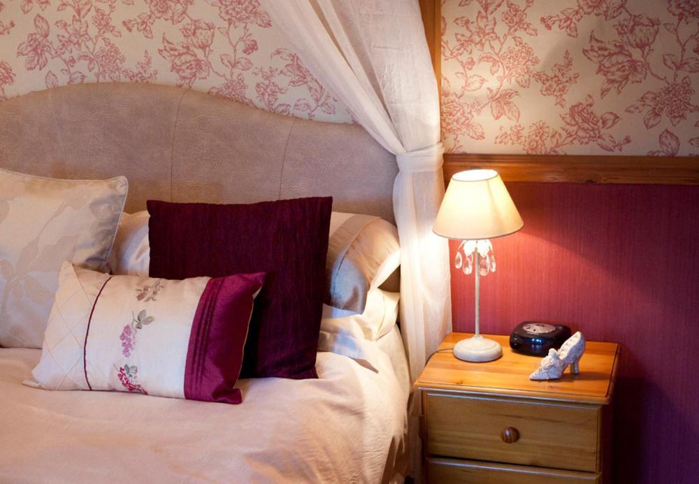 Twin Oaks Guest House Cadnam Exteriör bild