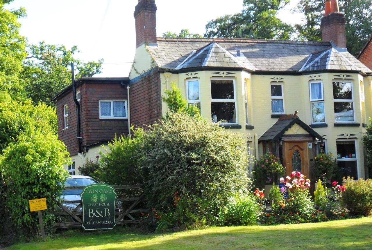 Twin Oaks Guest House Cadnam Exteriör bild